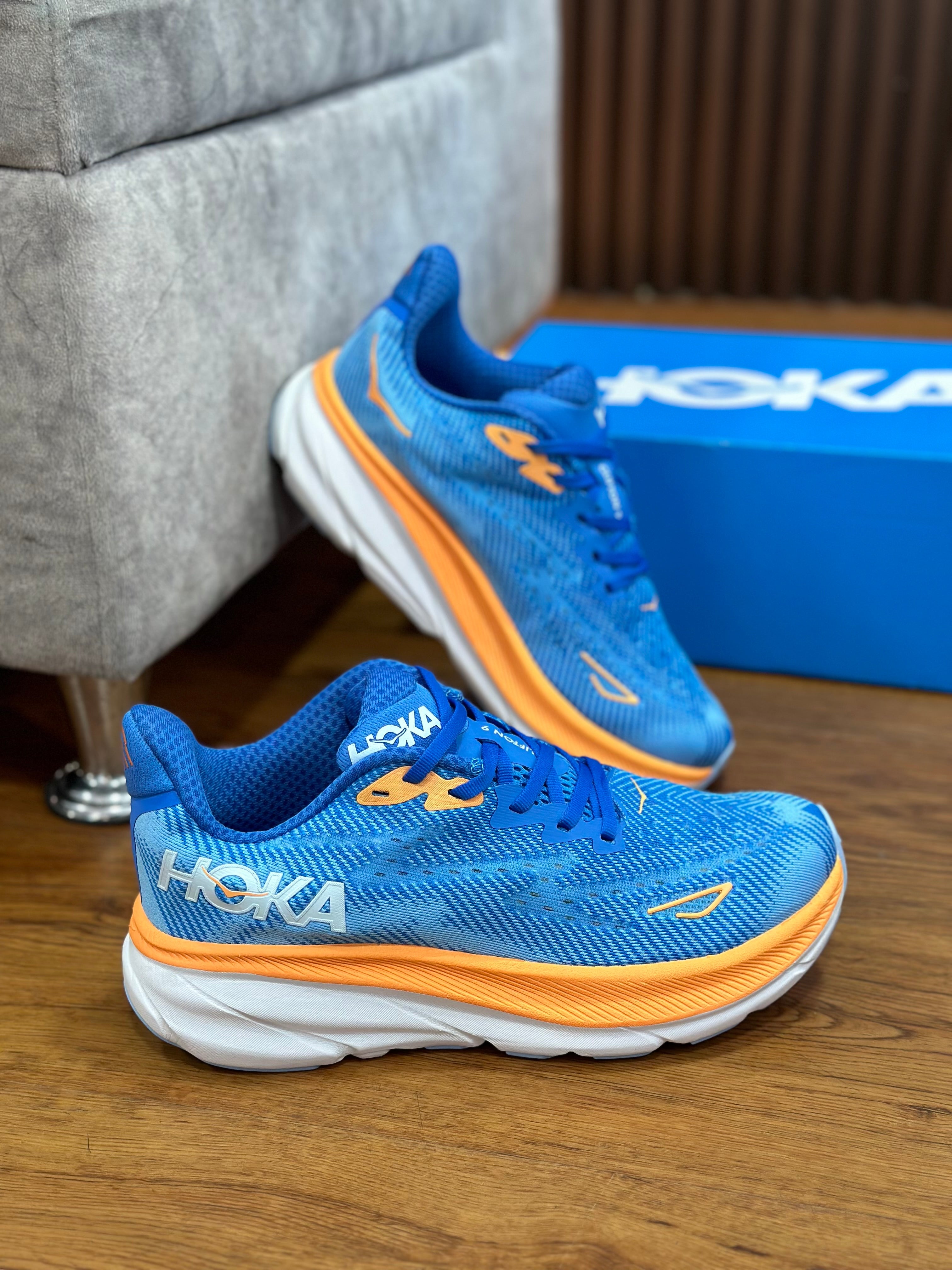 HOKA CLIFTON 9