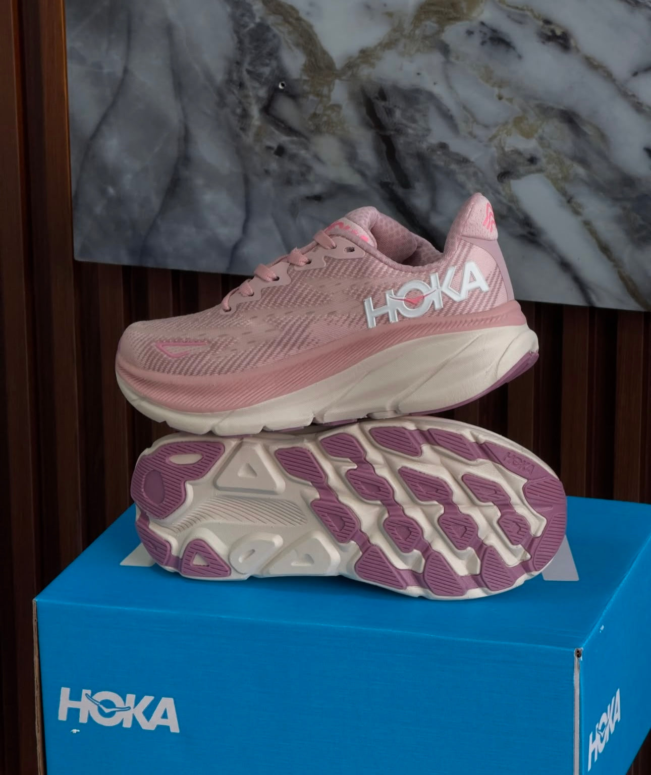HOKA CLIFTON 9