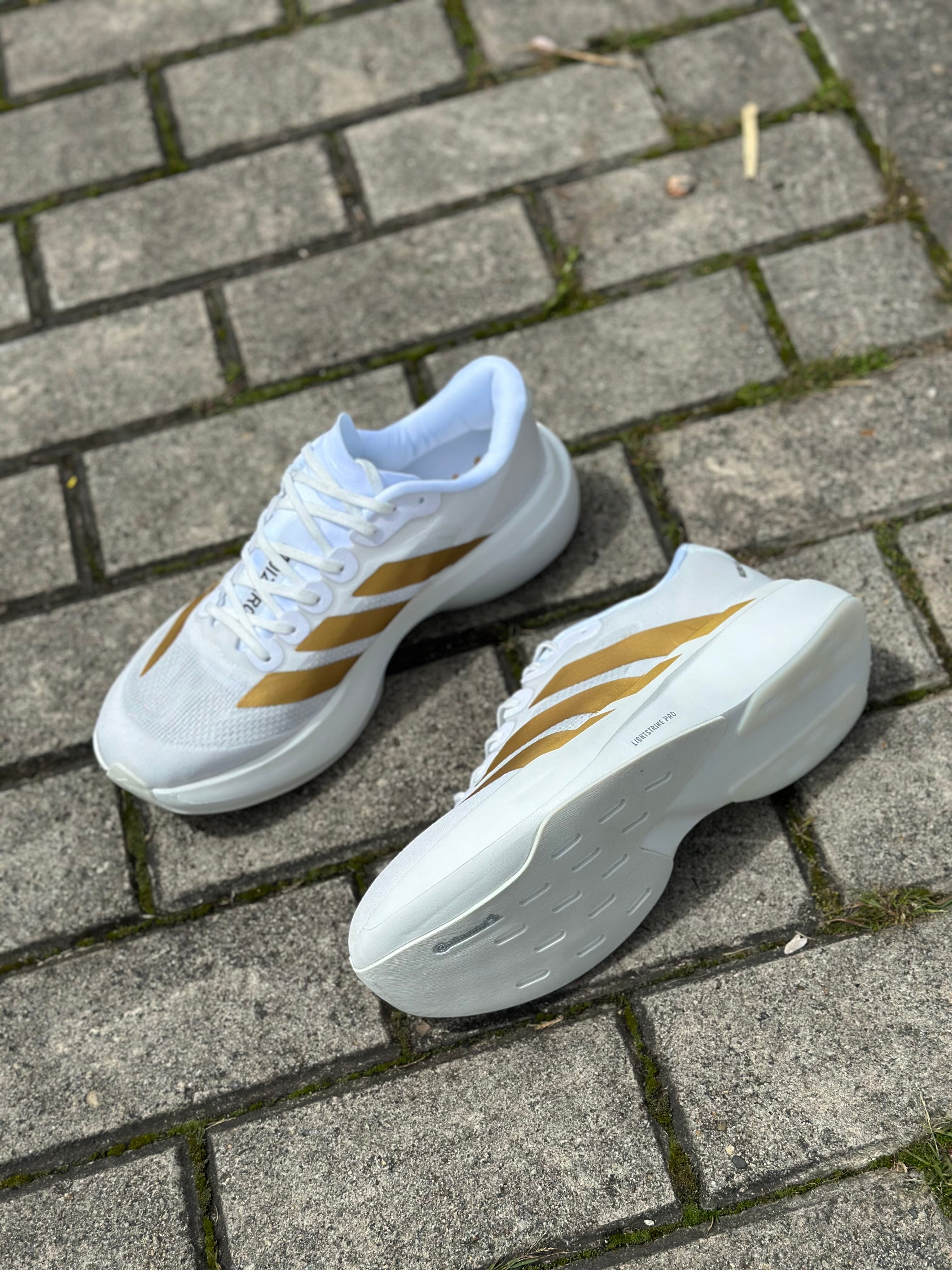 ADIZERO SL