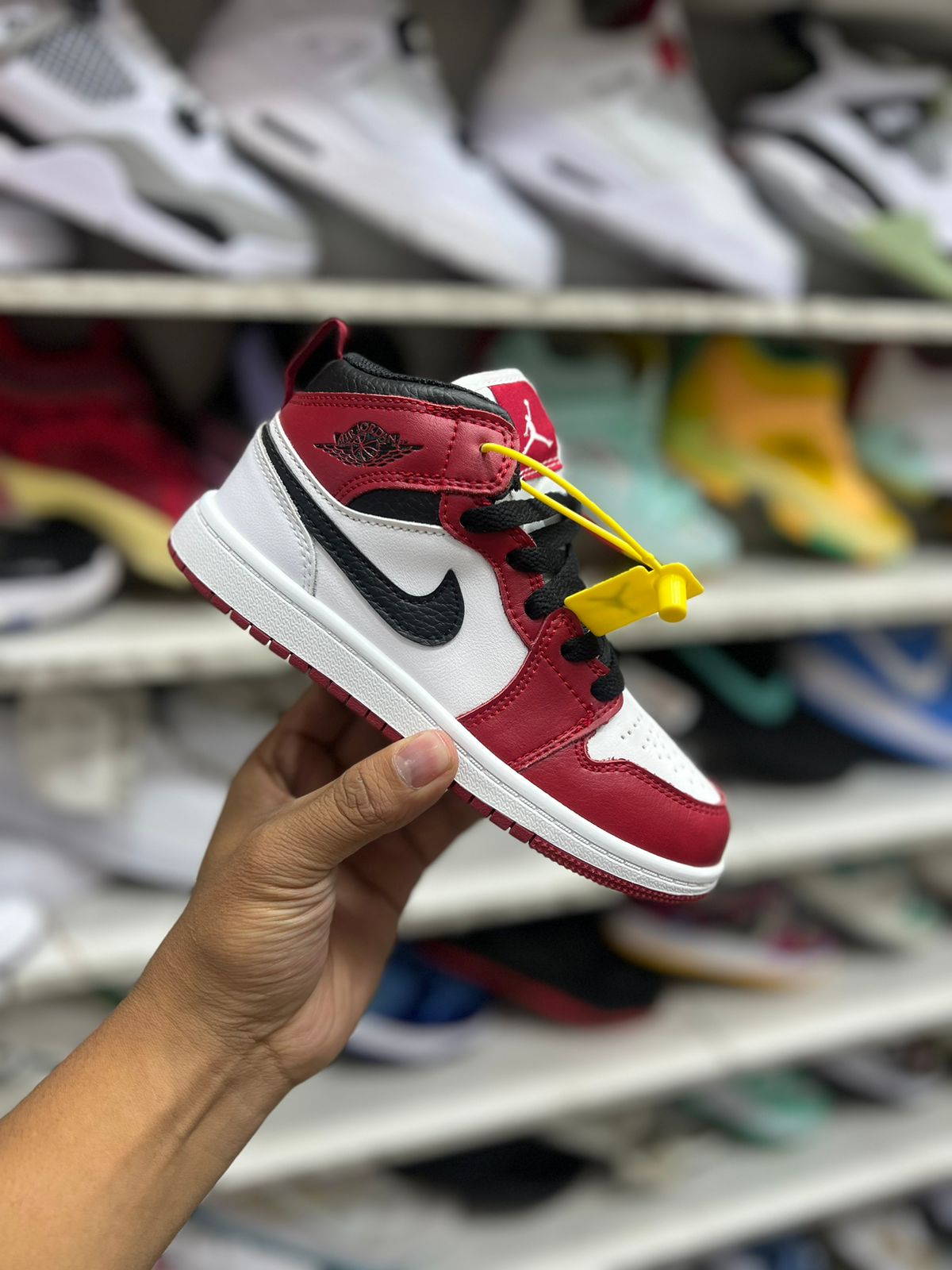 JORDAN AIR RETRO 1 - BLANCO / ROJO