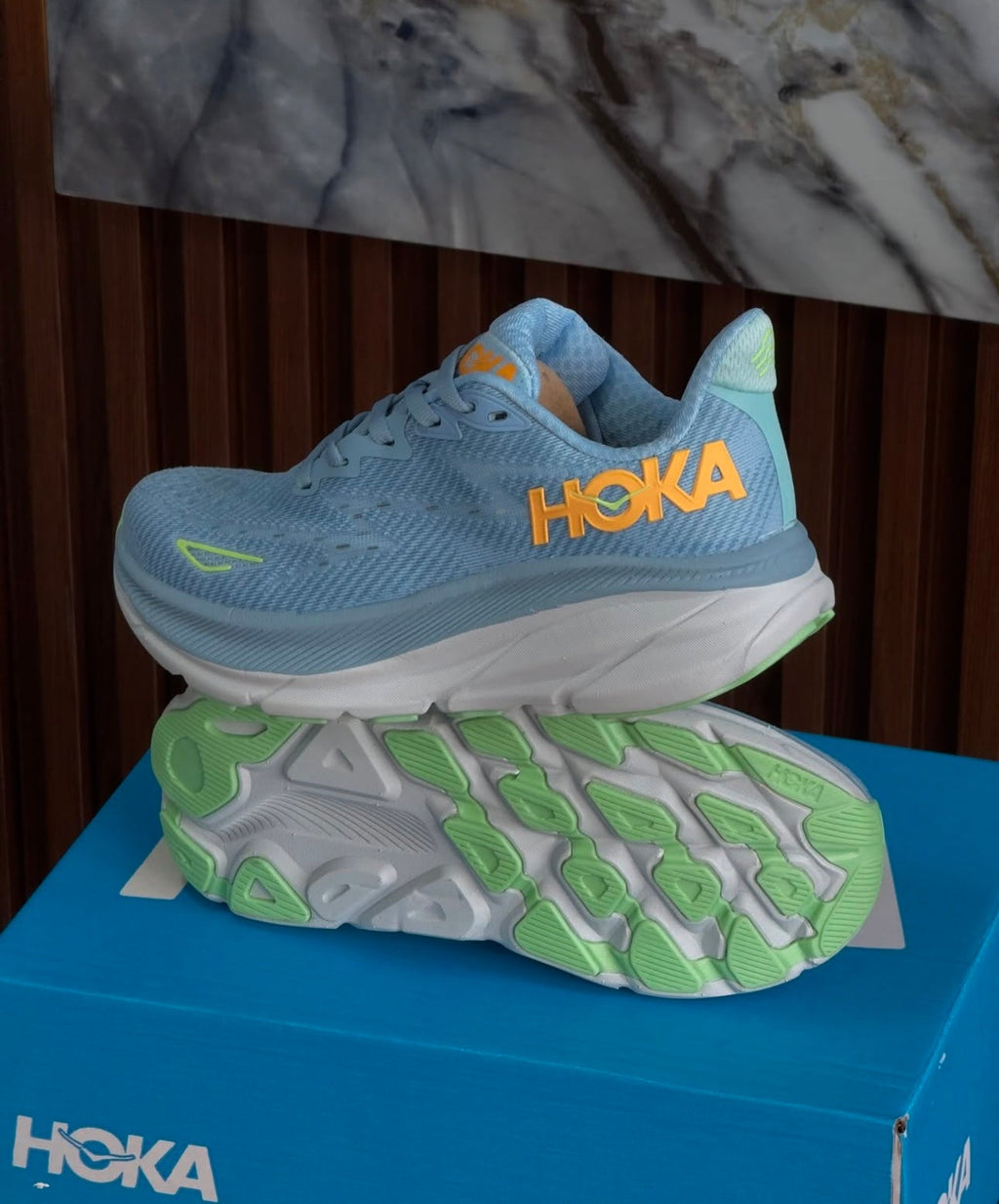 HOKA CLIFTON 9