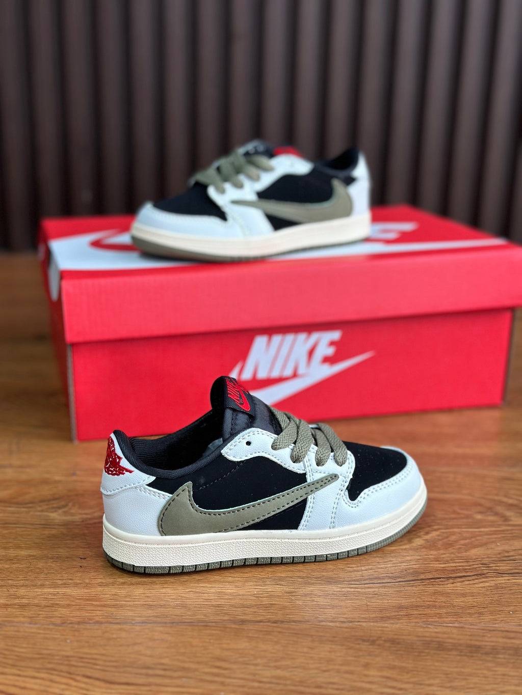 NIKE SB TRAVIS SCOTT