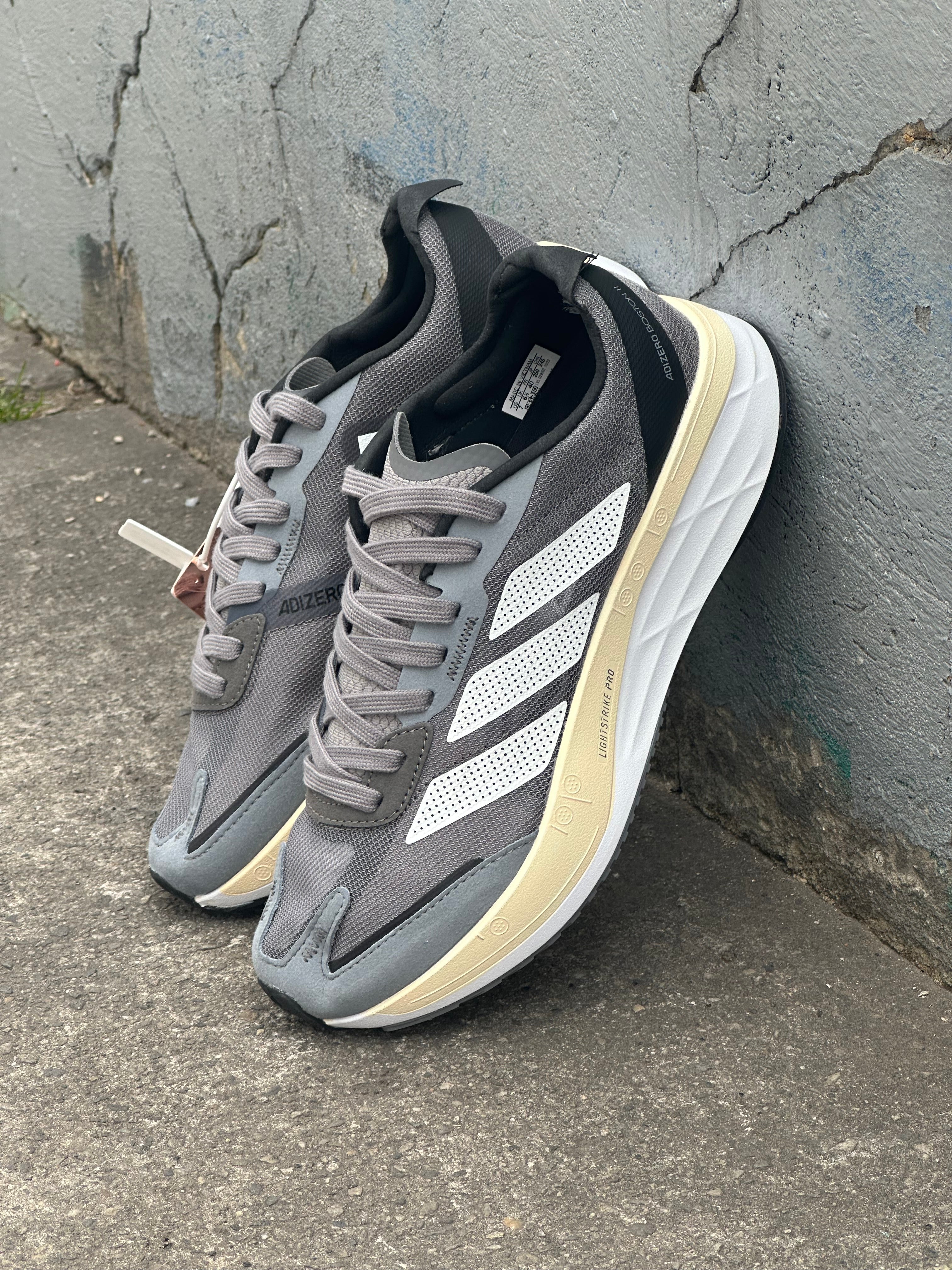 ADIZERO BOSTON 11