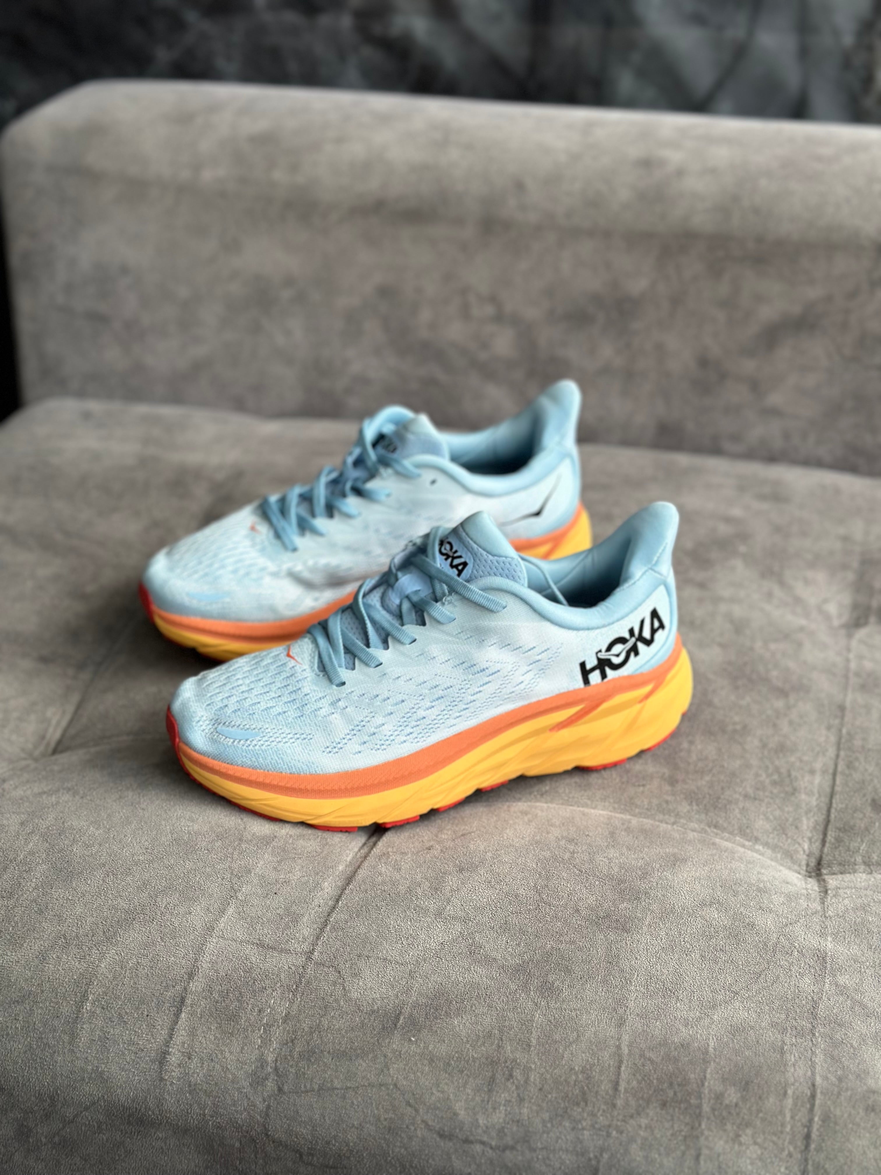 HOKA CLIFTON 8