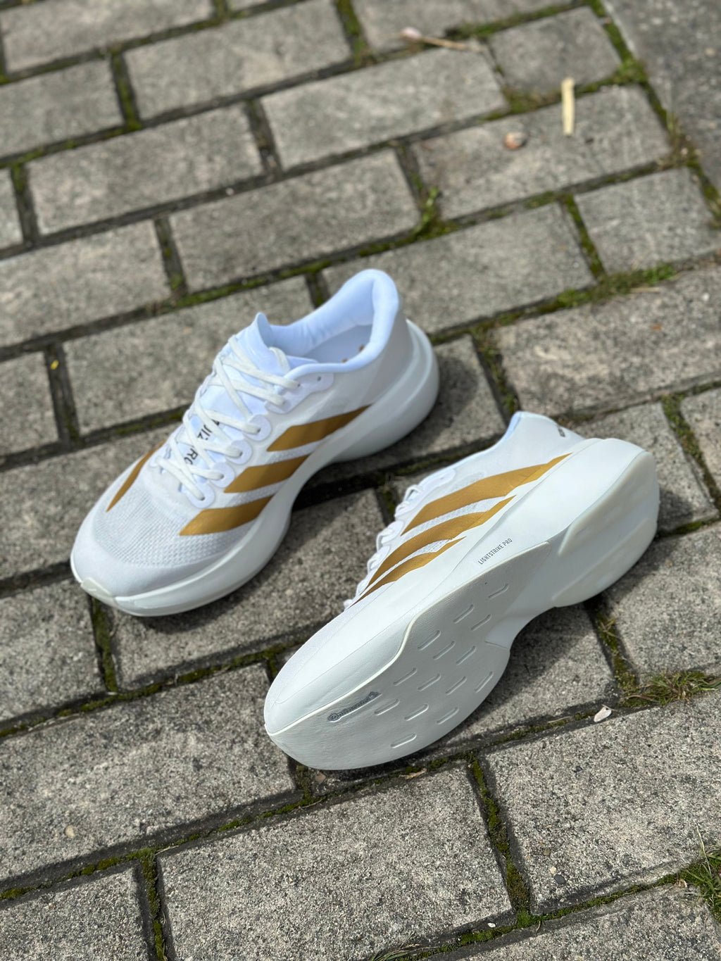 ADIZERO SL