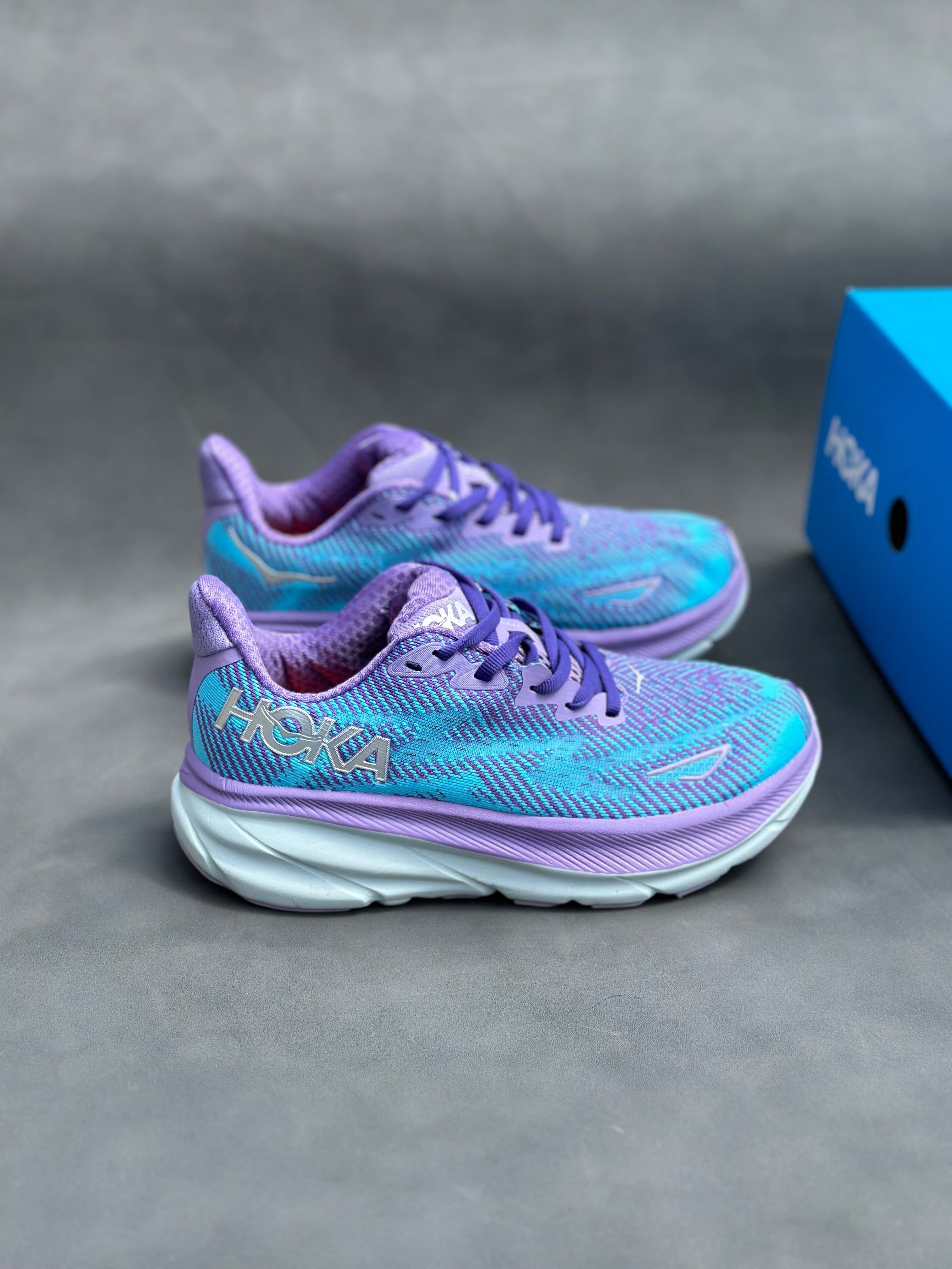 HOKA CLIFTON 9