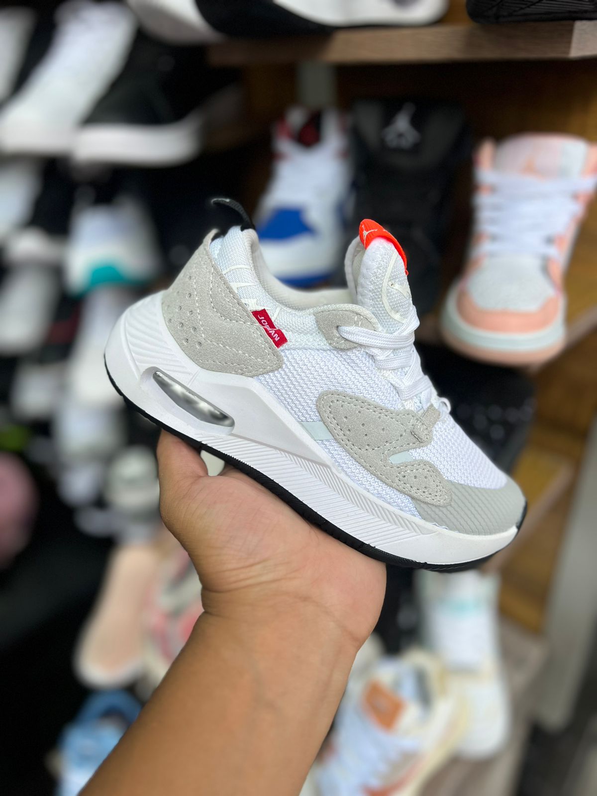 JORDAN LOW - BLANCO / GRIS