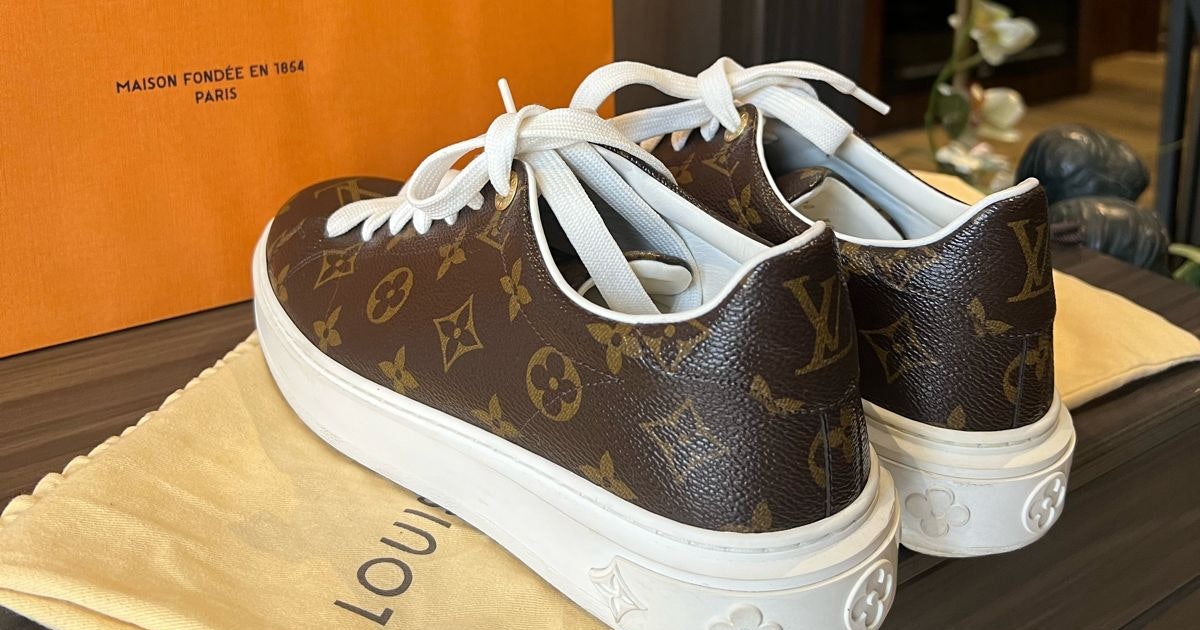 Louis Vuitton Time Out